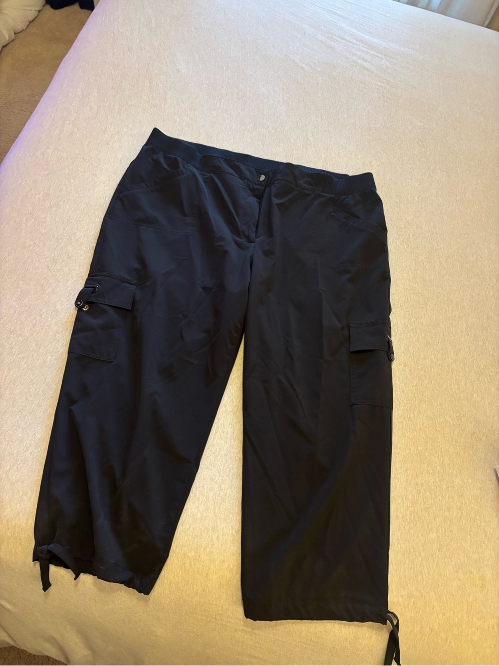 Women’s Black Cargo Capri Pants - chicos